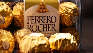 работник FERRERO ROCHER